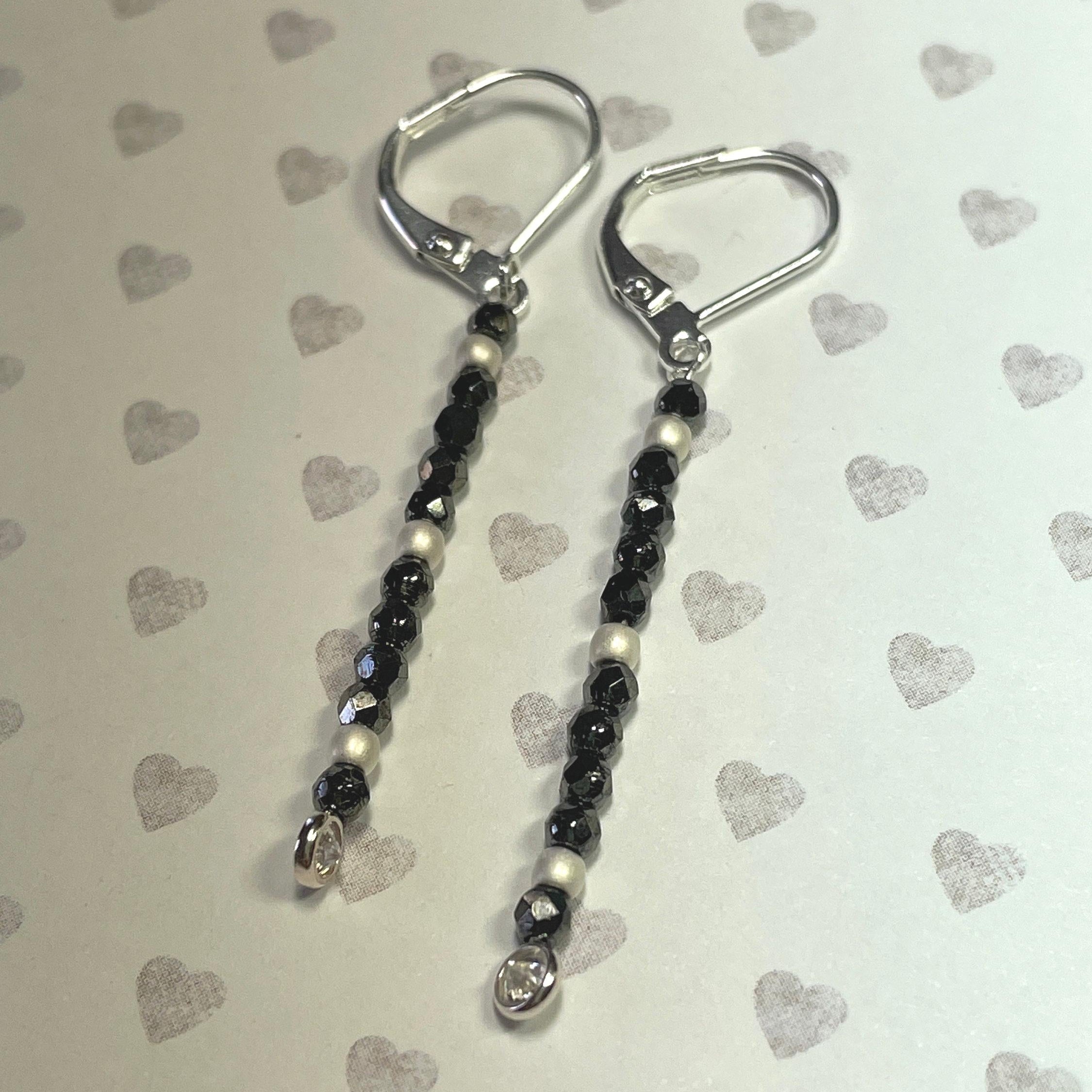 Simple Minimalist Earrings - Black/Silver