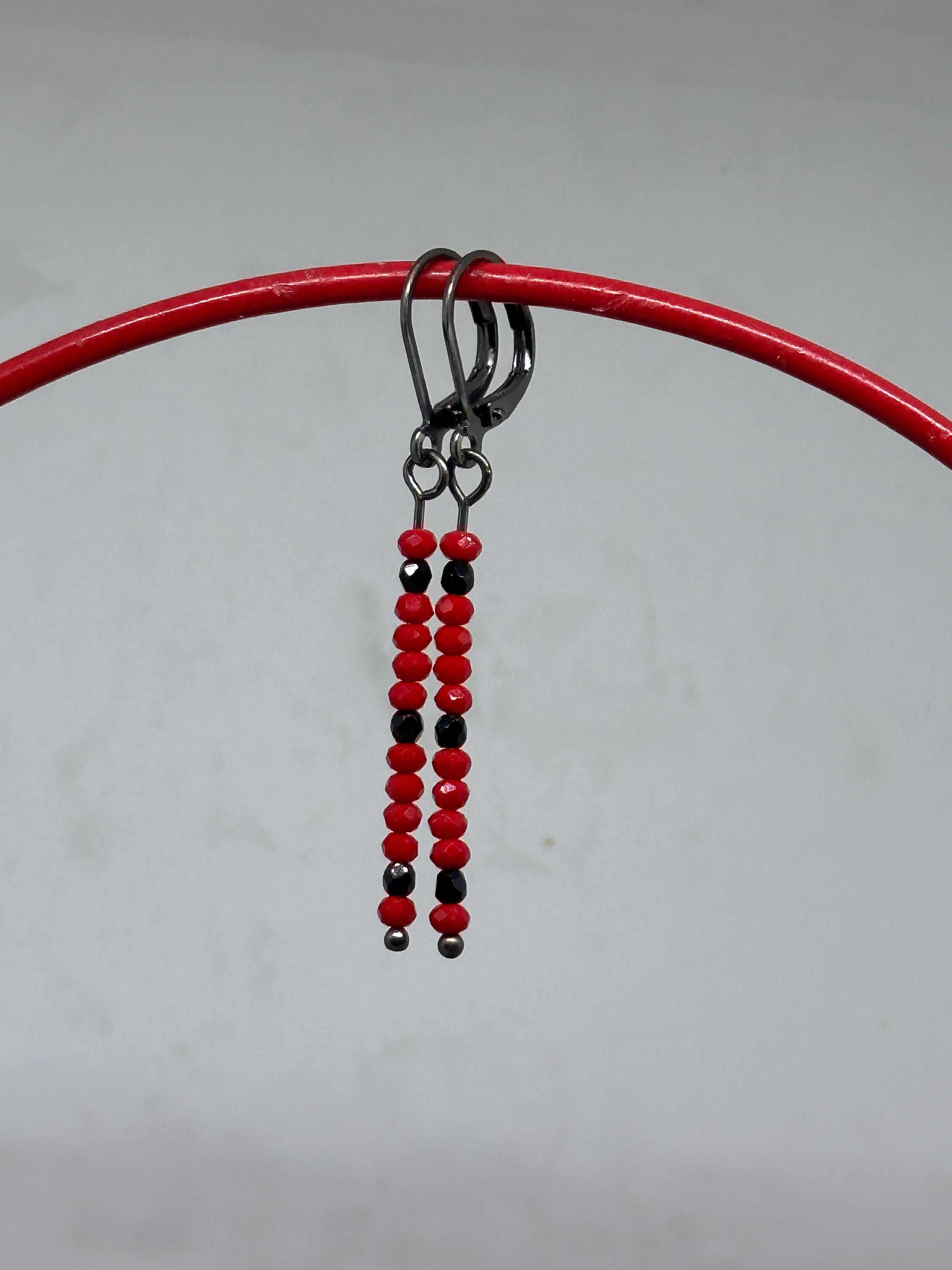 Simple Minimalist Earrings - Red/Black