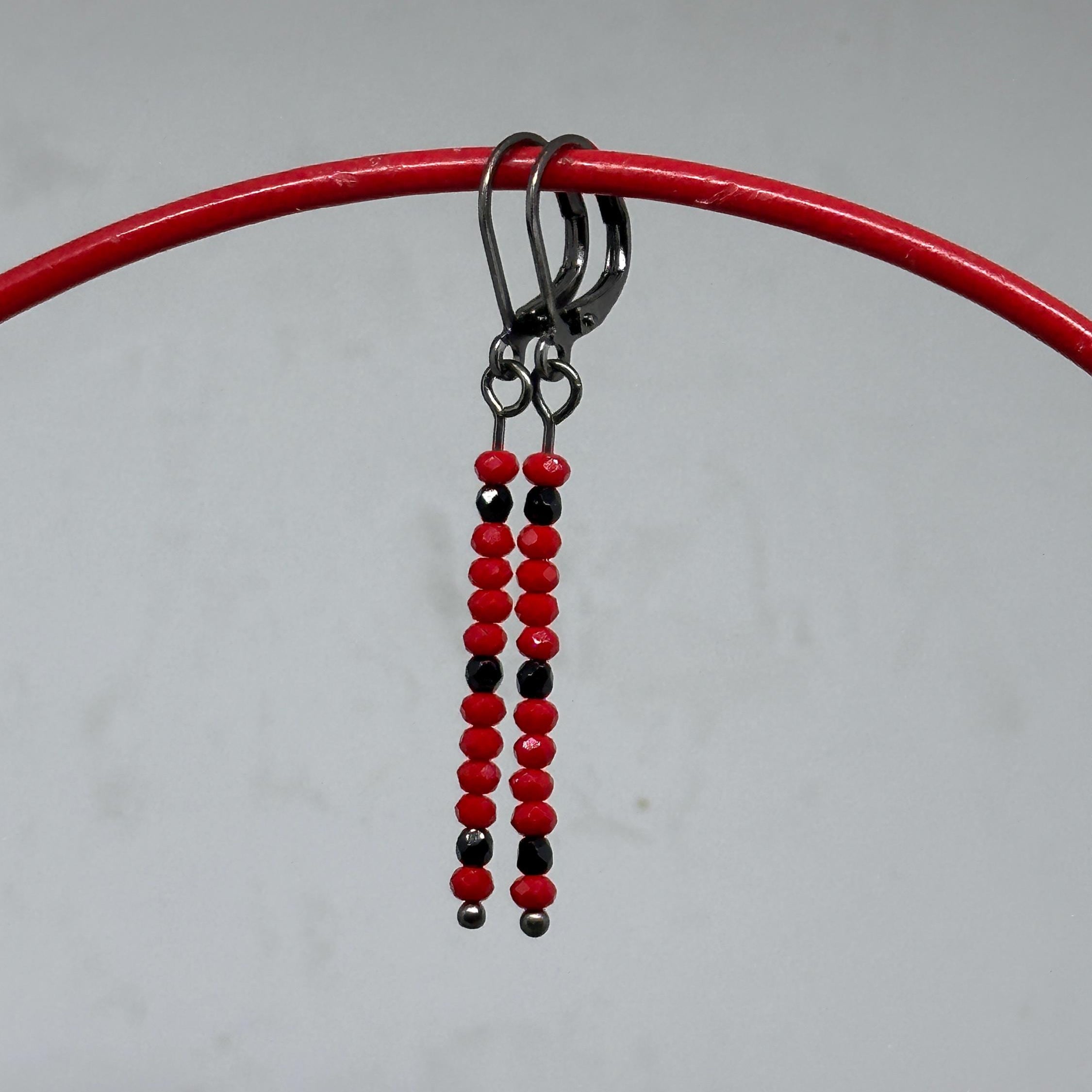 Simple Minimalist Earrings - Red/Black