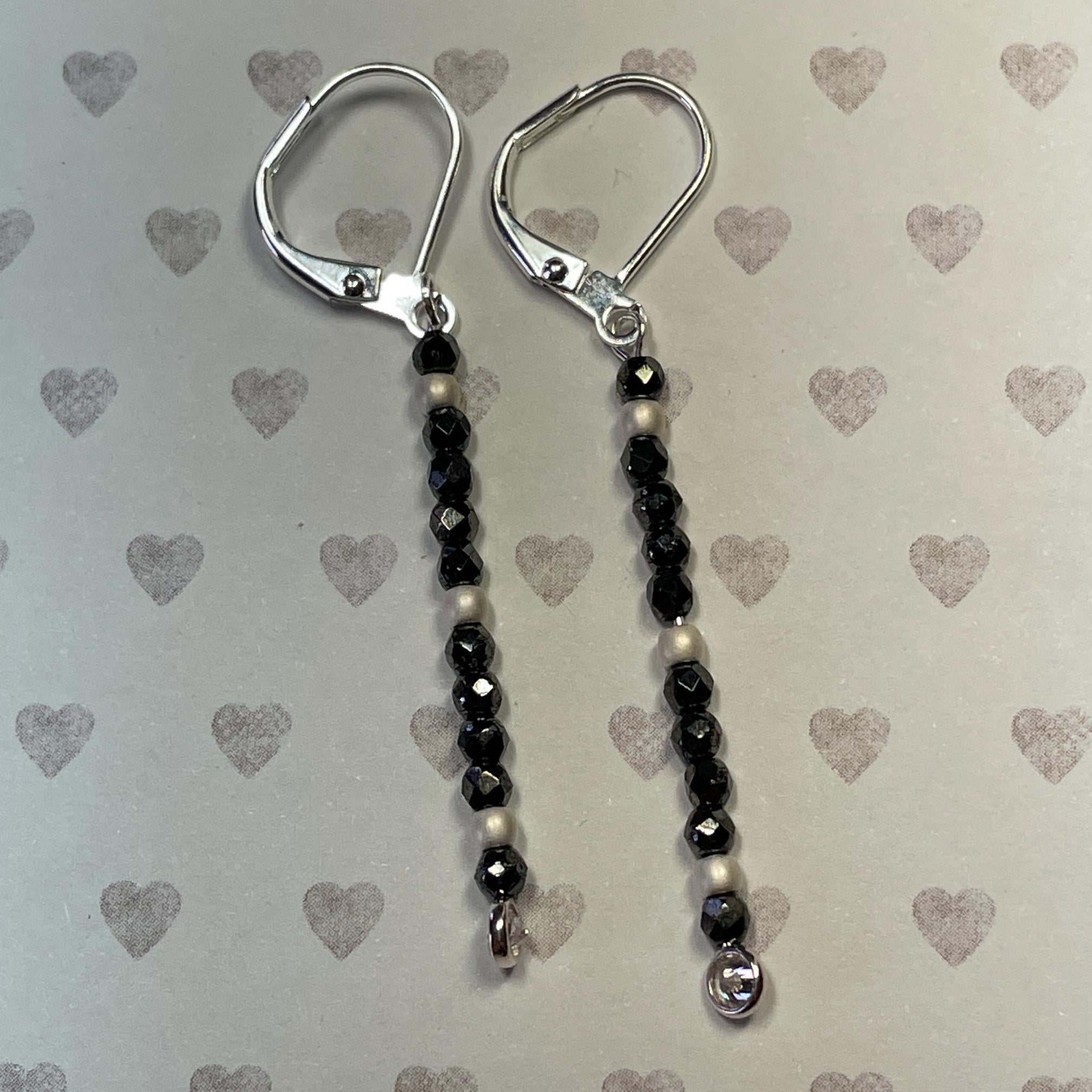 Simple Minimalist Earrings - Black/Silver