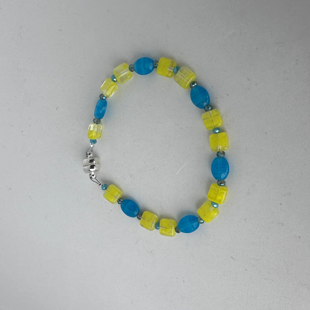 Blue & Yellow Beaded Bracelet – Petite Fit