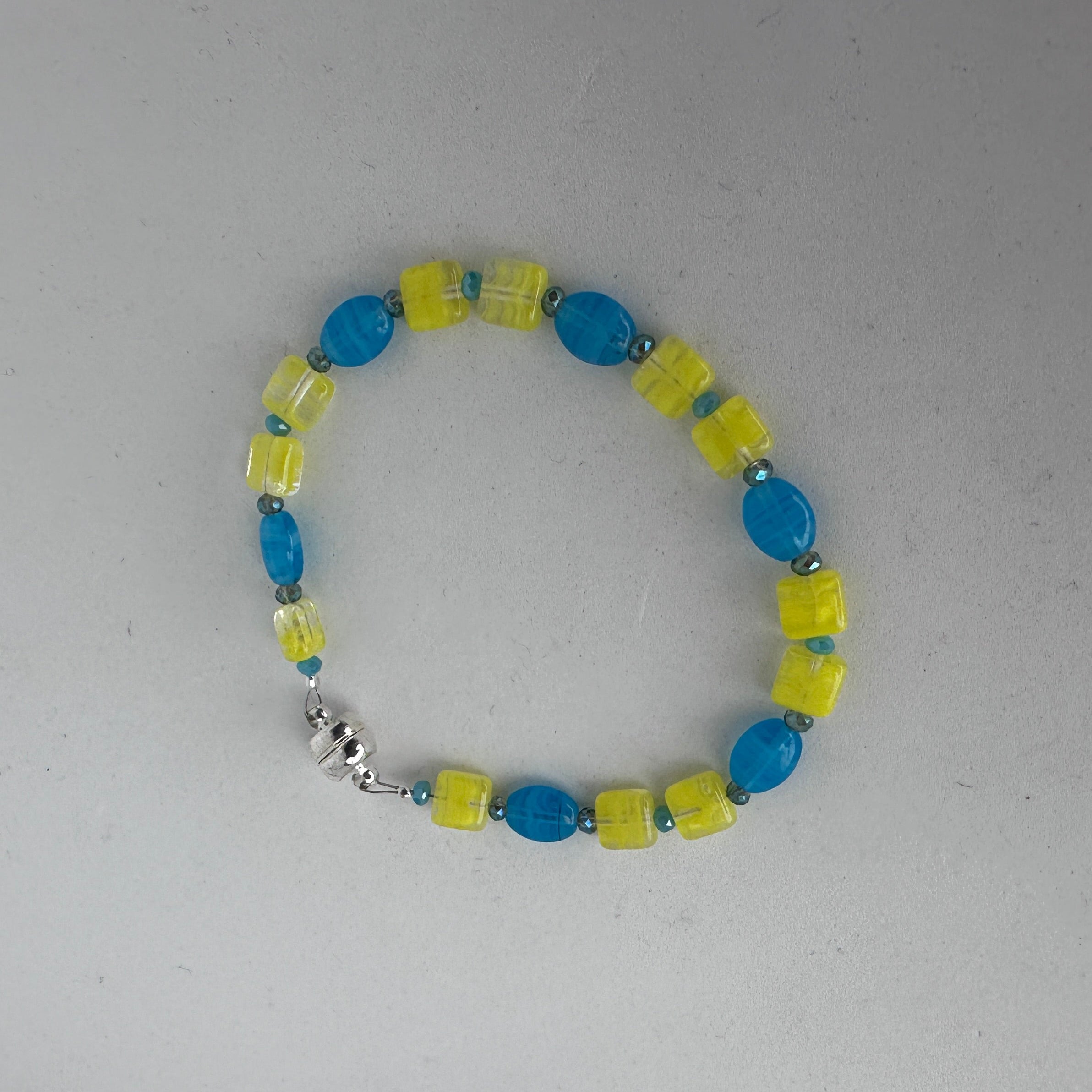 Blue & Yellow Beaded Bracelet – Petite Fit