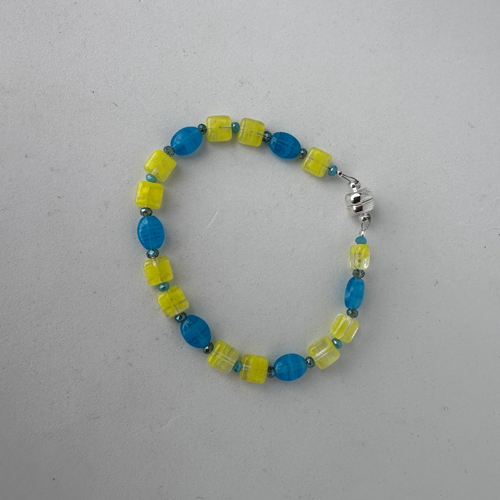 Blue & Yellow Beaded Bracelet – Petite Fit