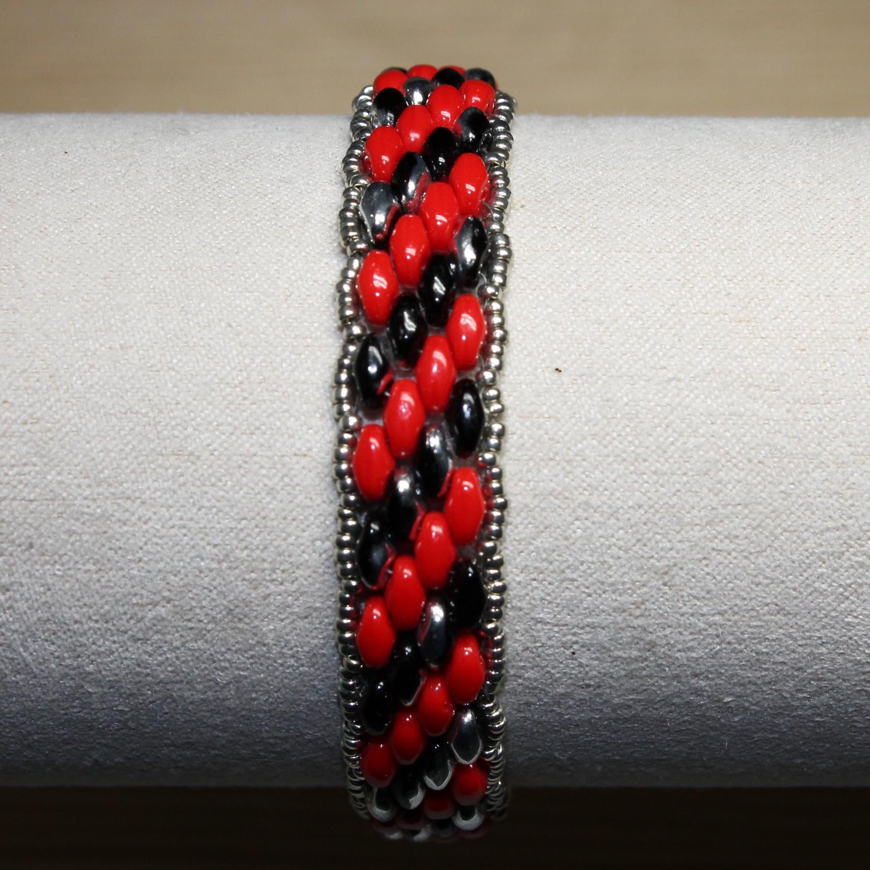 Super Duo Peyote Bracelet in Red & Black Camo
